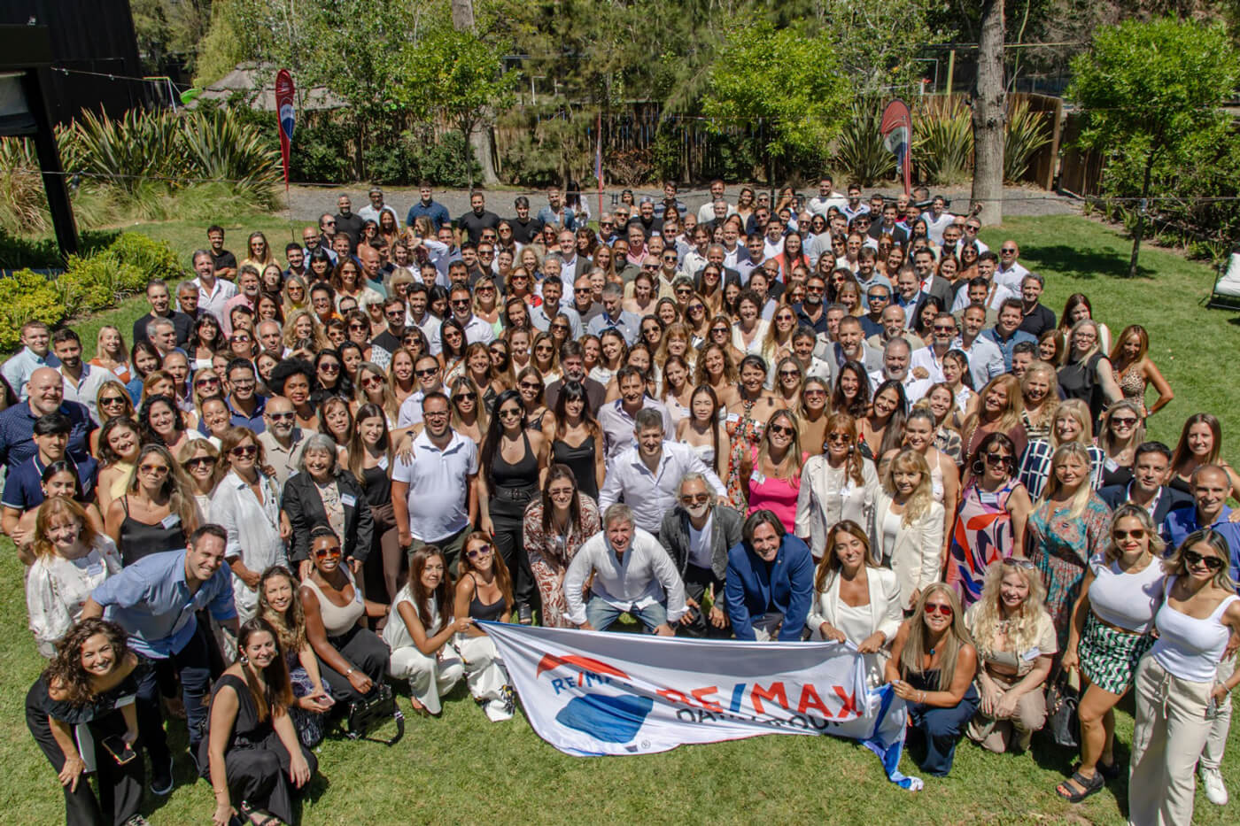 Foto grupal del equipo de REMAX Data Group